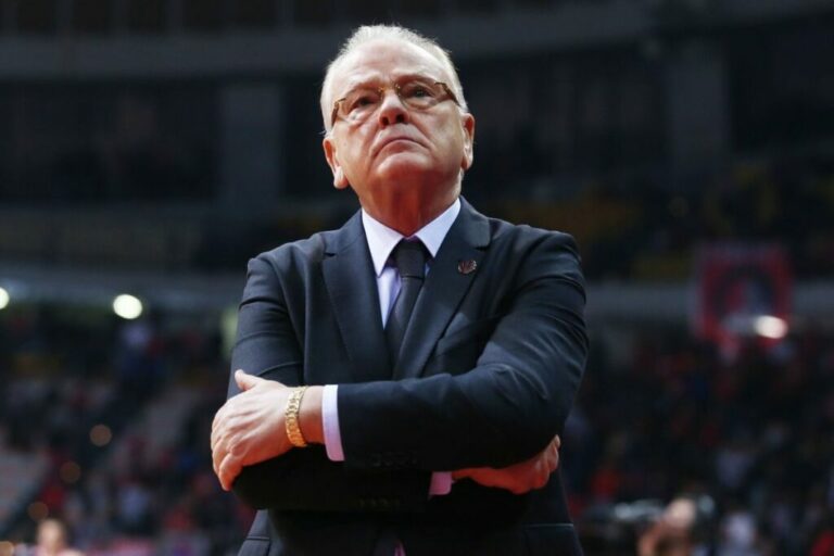 EUROLEAGUE: Ενός λεπτού σιγή στη μνήμη του Ντούσαν Ίβκοβιτς!