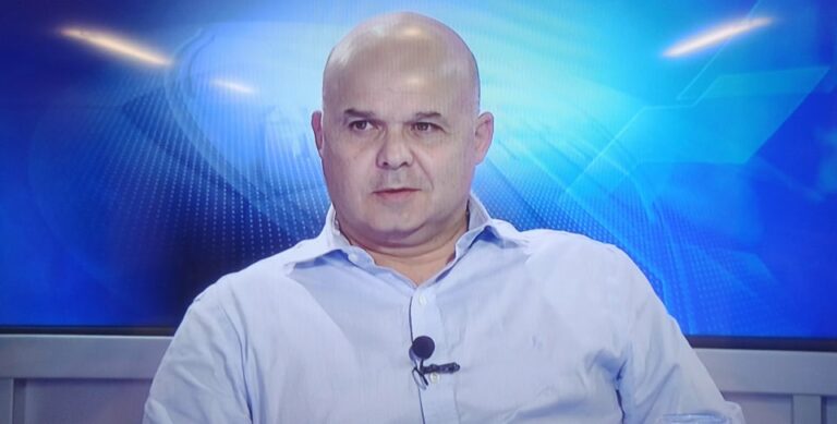 ΧΑΜΠΟΥΛΛΑΣ: «Θα πρέπει να εξετάσουμε το ενδεχόμενο να φύγουμε από το «ΠΑΠ»!
