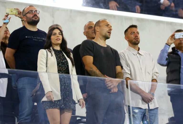 ΧΡΙΣΤΙΝΑ-ΓΚΟΡΝΤΟΝ