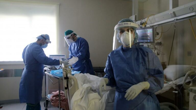 Βελτιωμένη η επιδημιολογική εικόνα, πτώση σε όλους τους δείκτες (ΠΙΝΑΚΕΣ)