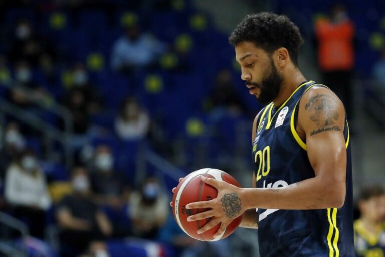 ΦΕΝΕΡ-ΟΥΝΙΞ 80-41: Τουρκική καταιγίδα στην Κωνσταντινούπολη!