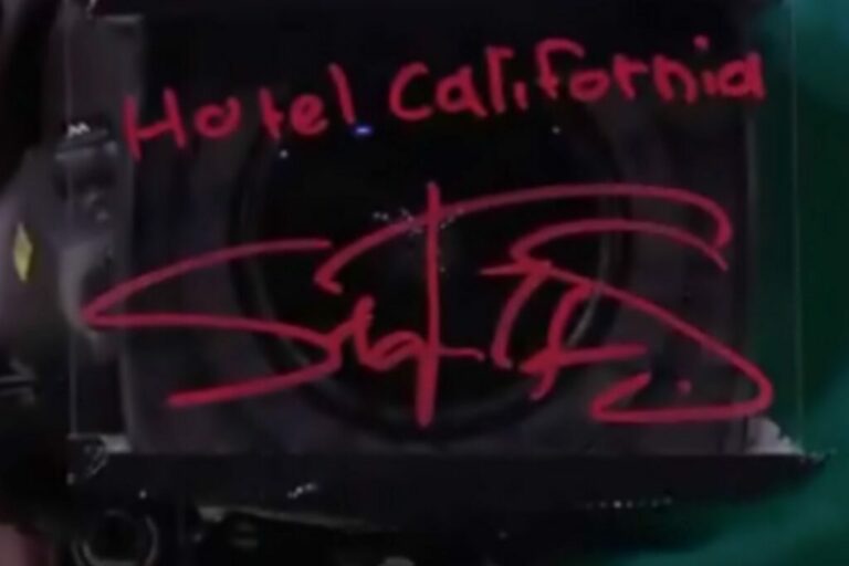ΤΣΙΤΣΙΠΑΣ: Έγραψε «Hotel California» στην κάμερα (VIDEO)