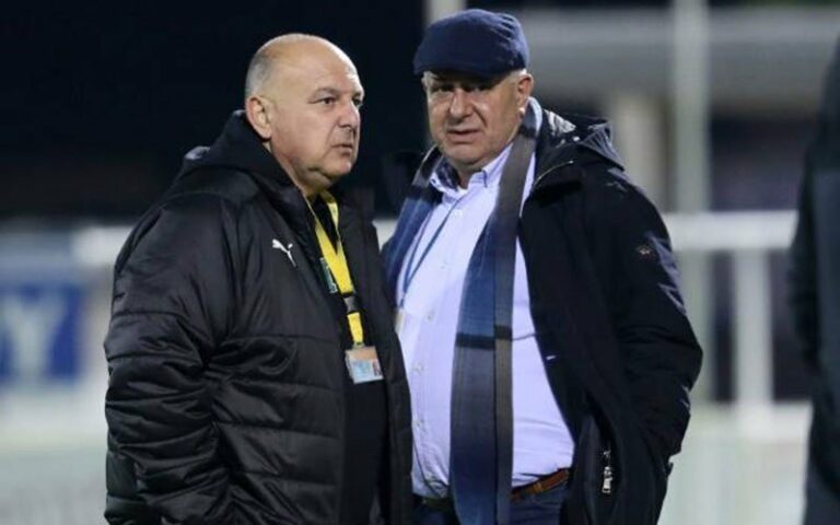 ΣΤΗΝ ΑΡΕΝΑ…