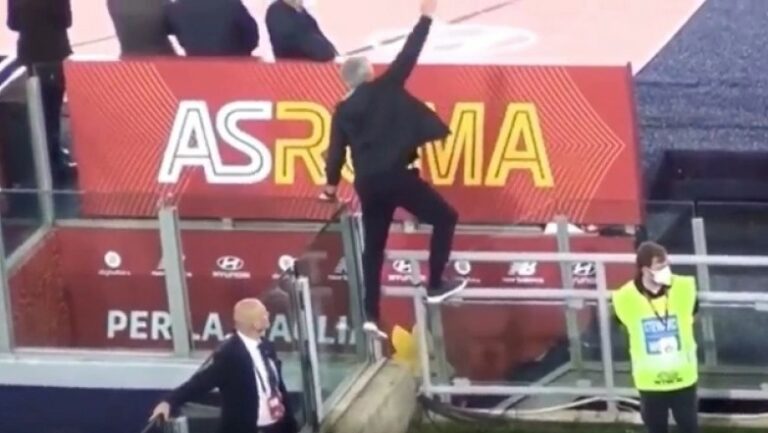 ΕΠΙΚΟΣ ΜΟΥΡΙΝΙΟ: Ανέβηκε στα… κάγκελα μετά την αποβολή του! (ΒΙΝΤΕΟ)