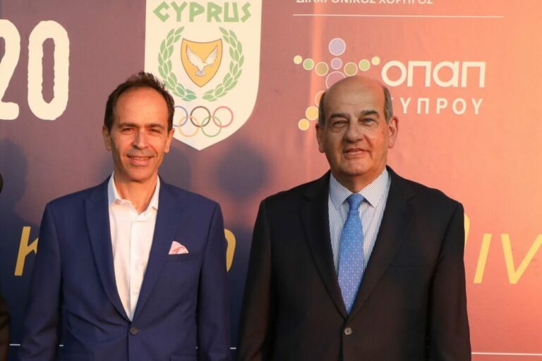 ΚΟΕ: Επίτιμο μέλος ο Τάκης Κληρίδης