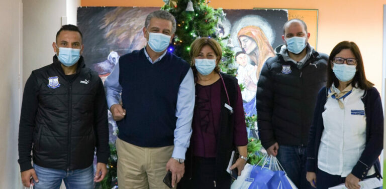 ΑΠΟΛΛΩΝ: Επίσκεψη στο παιδιατρικό τμήμα του Γεν. Νοσοκομείου Λεμεσού (ΦΩΤΟΣ)