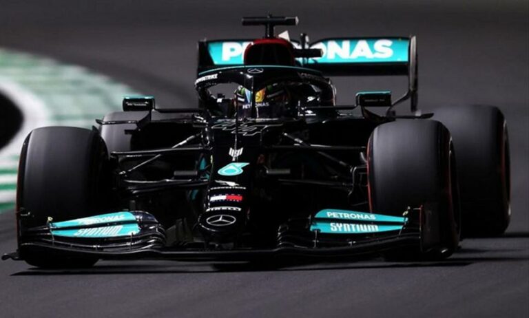 F1: Πήρε το θρίλερ ο Χάμιλτον και πάει για φινάλε ισόβαθμος με τον Φερστάπεν!