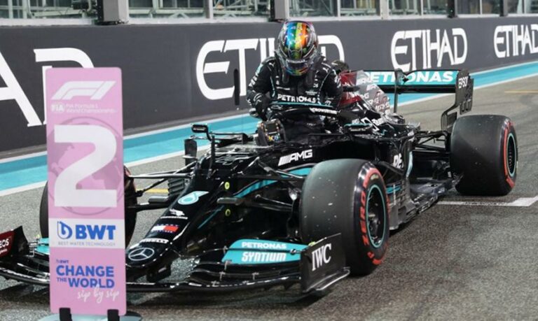 EΞΕΛΙΞΗ/F1: Πάει στην FIA η Mercedes!