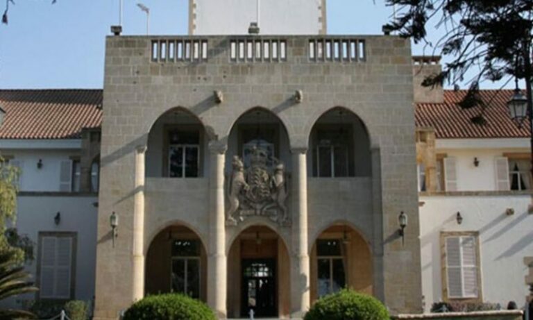 Προεδρικές: Μονομαχία από νωρίς