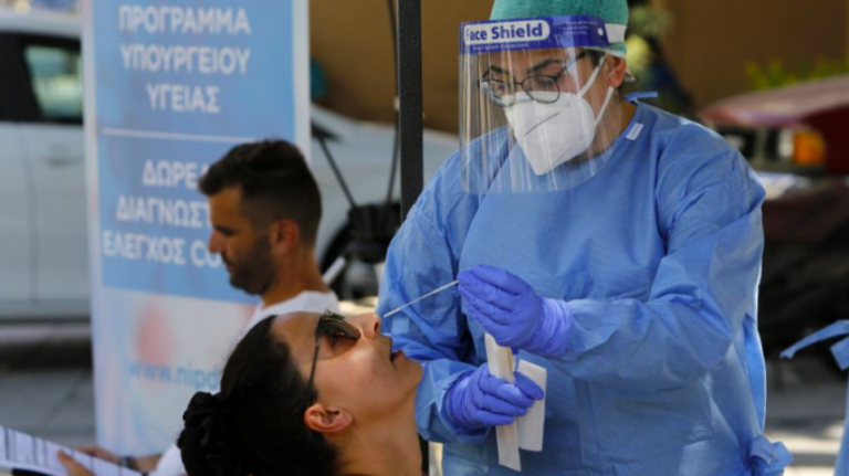 ΚΟΡΩΝΟΪΟΣ: Εντοπίστηκαν 3.777 κρούσματα ανήμερα των Θεοφανείων!