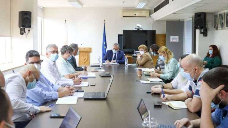 ΝΕΑ ΜΕΤΡΑ: Τι ισχύει με τη μείωση της καραντίνας, τα σχολεία και πιθανό κέρφιου στην εστίαση…