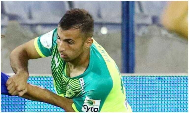 ΧΡΩΣΤΑΕΙ…
