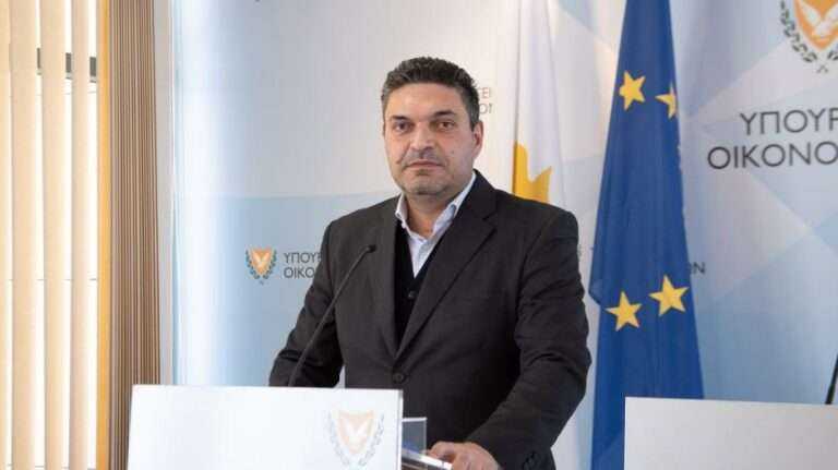 Θετικός στον κορωνοϊό ο Υπουργός Οικονομικών