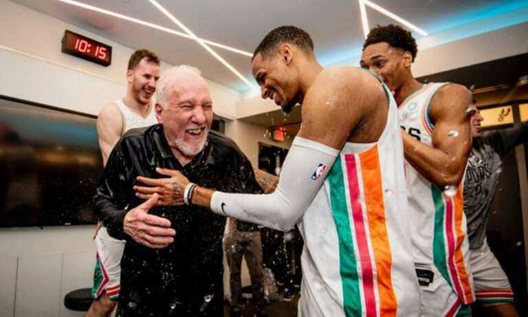 NBA: Έγραψε ιστορία και αποθεώθηκε από όλους ο Πόποβιτς