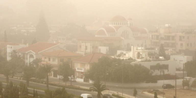 Αποπνικτική η ατμόσφαιρα λόγω σκόνης – Η επαρχία με το μεγαλύτερο πρόβλημα
