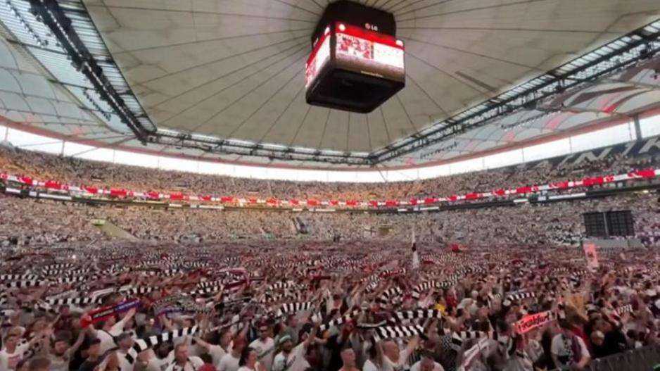 Χιλιάδες οπαδοί της Άιντραχτ στο «Deutsche Bank Park» βλέπουν τον τελικό! (ΒΙΝΤΕΟ)