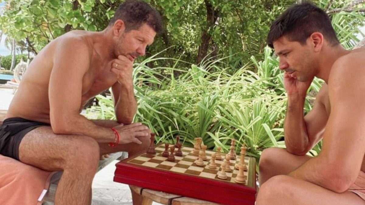 Το λάθος στον αγώνα σκάκι του Ντιέγκο Σιμεόνε με τον γιο του που έγινε viral