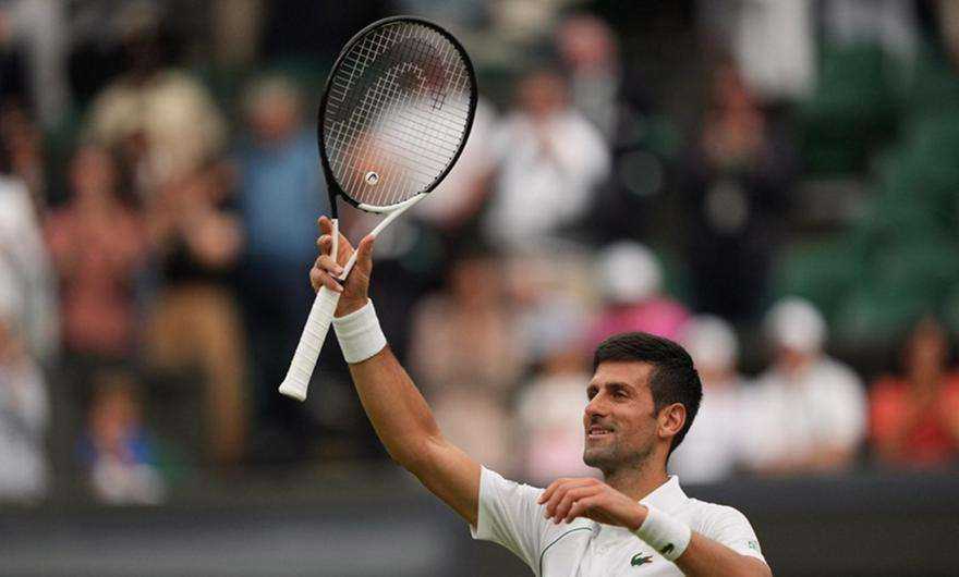 Δεν πατάει φρένο στο Wimbledon ο Τζόκοβιτς, έφτασε τις 25 σερί νίκες!