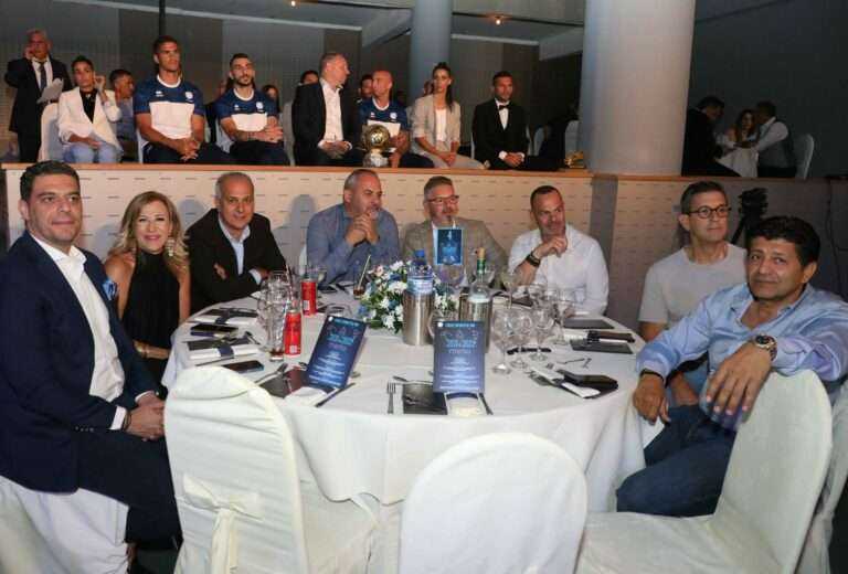 ΧΡΙΣΤΟΦΟΡΟΣ;