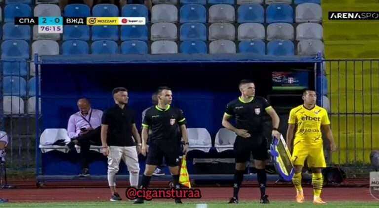 Απίθανο σκηνικό στη Σερβία: Ο 4ος διαιτητής χτύπησε ποδοσφαιριστή με την πινακίδα! (ΒΙΝΤΕΟ)