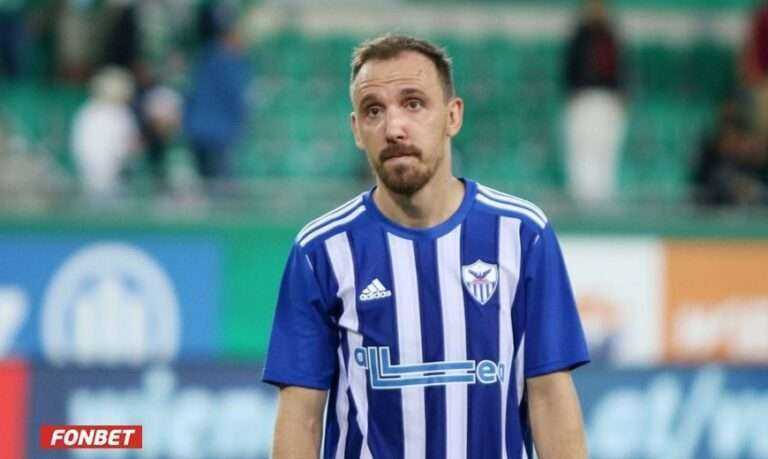 ΤΡΕΙΣ ΜΙΣΘΟΥΣ…