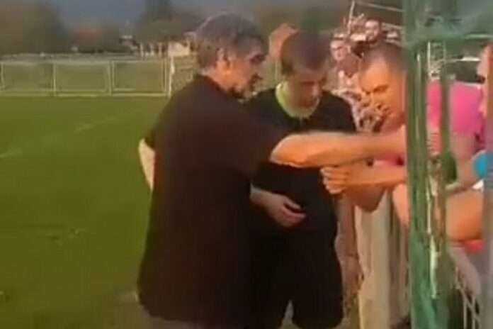 referee