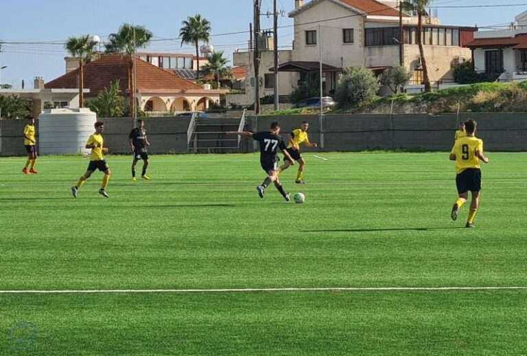 Ανώτατη Κ-17: Στην κορυφή το ΑΠΟΕΛ μετά την ήττα της Ομόνοιας