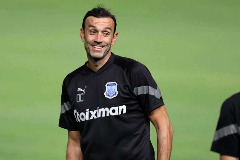 ΤΡΕΙΣ ΣΥΝ ΤΡΕΙΣ…