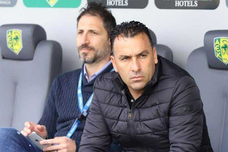 ΕΝΔΙΑΦΕΡΕΙ…