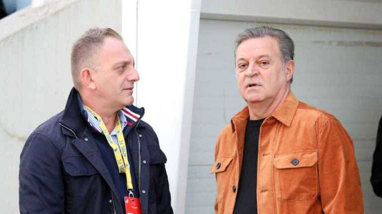 Τους ανακοίνωσε…μεγάλο πριμ!