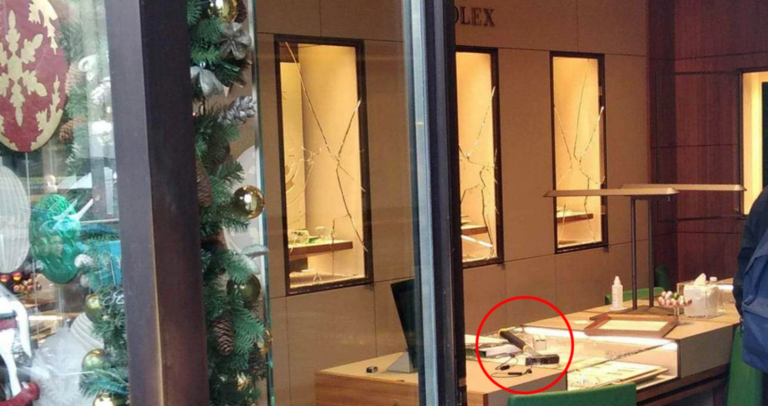 ΛΗΣΤΕΙΑ ROLEX: Άρπαξαν τα 23 ρολόγια σε δύο λεπτά και άφησαν πίσω τους σφυρί…