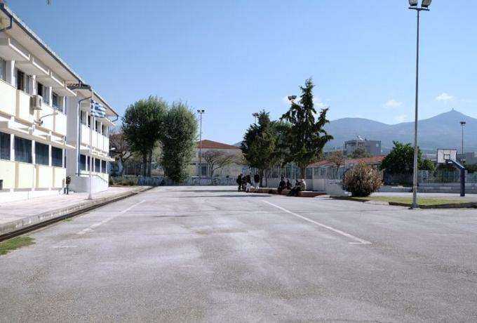 Μαθήτριες καταγγέλλουν παρενόχληση από τον καθηγητή τους