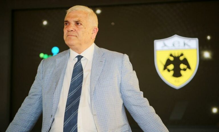 «Να παίξουμε με πιο κοντά τέρματα; Να παίξουμε 5Χ5;»