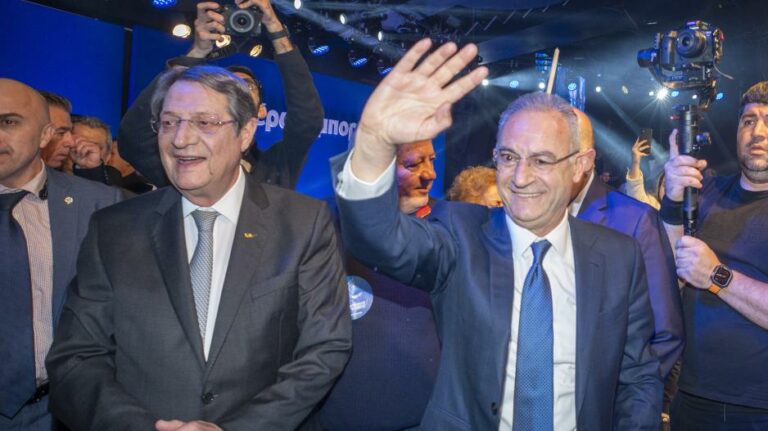 Αυτοί παρακάθισαν στη σύσκεψη στο Προεδρικό