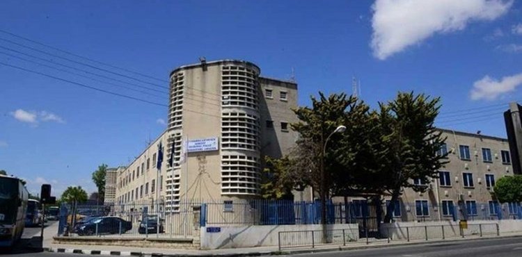 Χειροπέδες στον 42χρονο που εξαπατούσε ηλικιωμένες προσποιούμενος συνεργάτη της ΑΗΚ