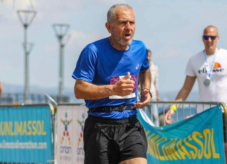ΕΤΡΕΞΕ 42 ΧΛΜ!