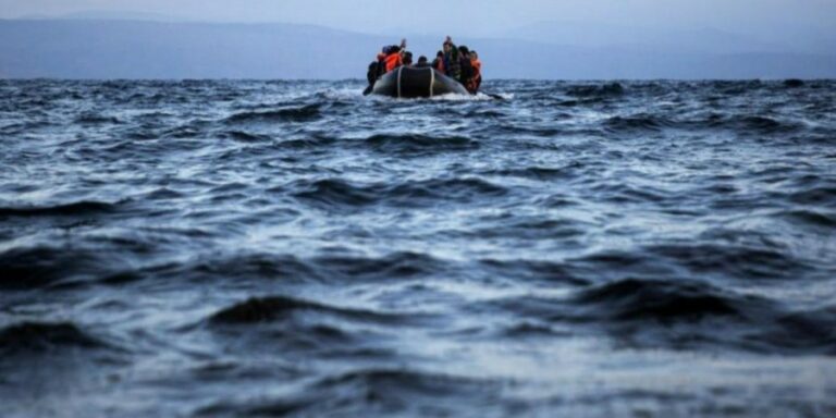 Ξύλινο σκάφος με 20 παράνομους μετανάστες…