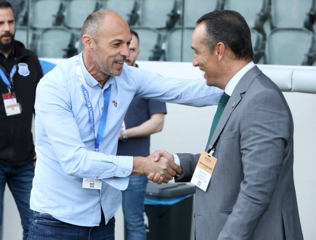 3-0 Ή  2-1;