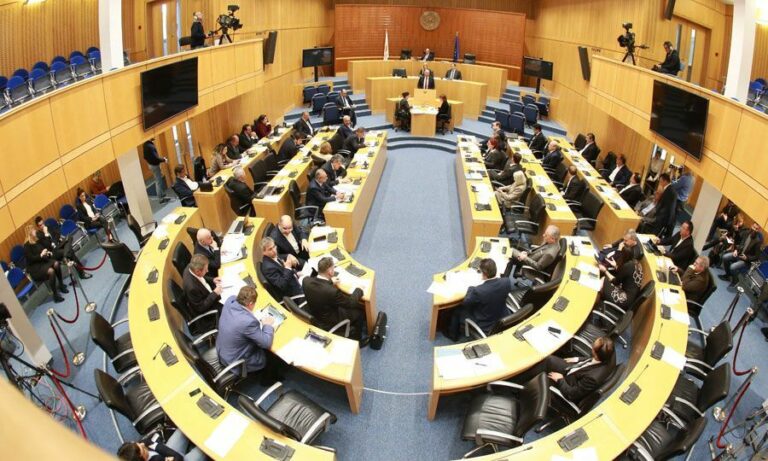 Ψηφίζουν νέο ωράριο στο δημόσιο