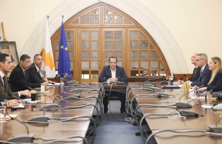 Σύσταση Εθνικής Μονάδας Εφαρμογής Κυρώσεων – Αποφάσεις στο Προεδρικό για τις κυρώσεις Βρετανίας και ΗΠΑ