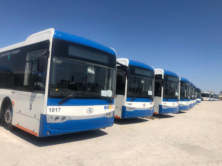 Σύγκρουση τριών οχημάτων με λεωφορείο στη Λεμεσό