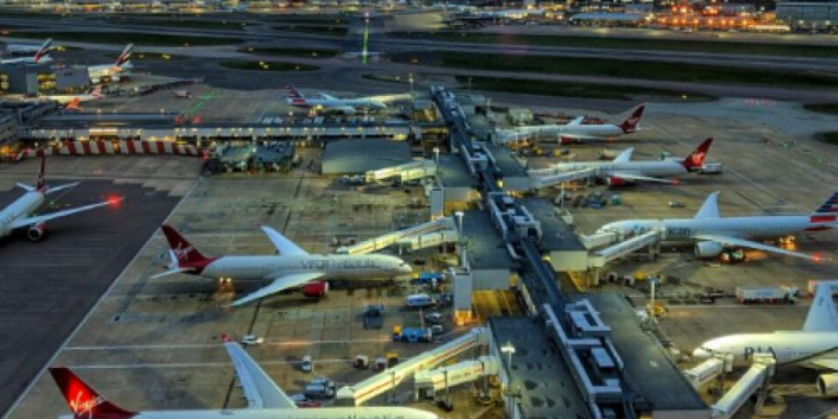 Χάος στα βρετανικά αεροδρόμια:Τεχνικό σφάλμα επηρεάζει το σύστημα e-gate
