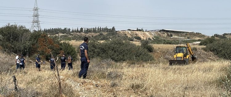 Επιστρατεύτηκε εκσκαφέας  για τον εντοπισμό του Περικλέους…