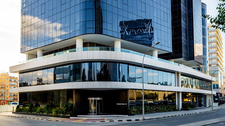 Eurobank Κύπρου: Μειώνει τα επιτόκια για συνεπείς πελάτες στεγαστικών δανείων