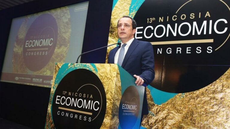 Στα χέρια ΠτΔ 800 σελίδες με στοιχεία για τις κυρώσεις από τις ΗΠΑ σε Κυπρίους…