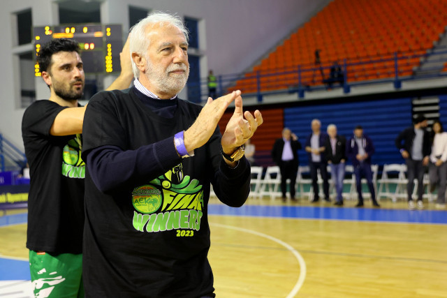 ΘΡΥΛΟΣ Ο ΝΤΙΝΟΣ…