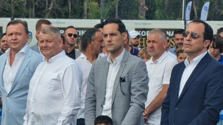 ΘΕΜΑ ΠΡΟΕΔΡΟΥ…