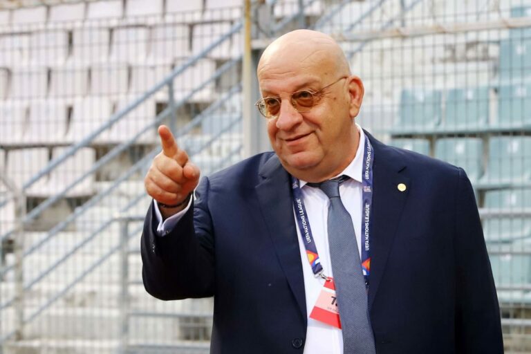 ΗΜΕΡΑ ΚΟΥΜΑ…