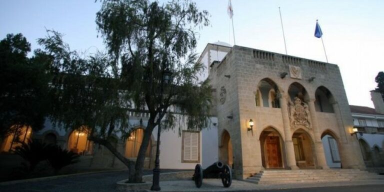Ανακοίνωση Ελεγκτικής για Συμβούλους – Συστάσεις για απολύσεις