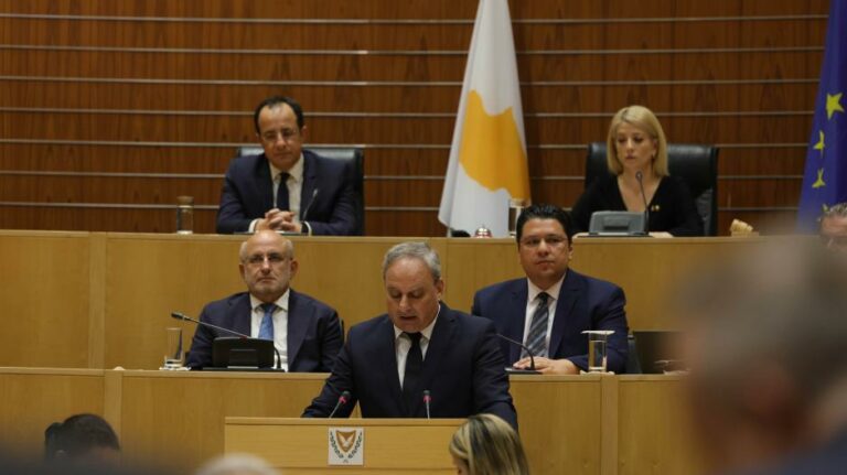 ΓΓ ΑΚΕΛ: Δεν μπορεί ο ΠτΔ να αποδίδει τιμές σε όσους επιτέθηκαν στο Προεδρικό